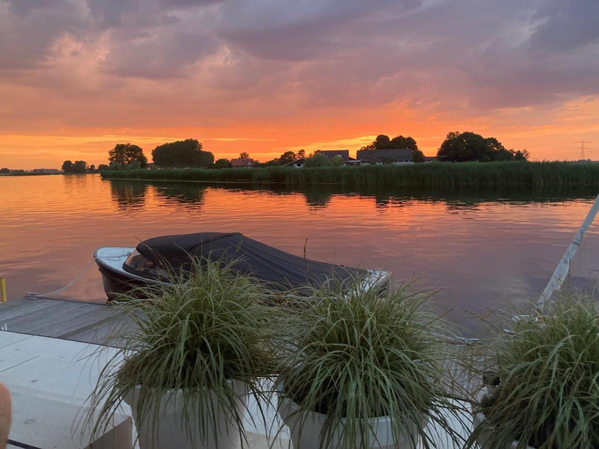 B&B Ganzendiep Aan Het Water Grafhorst Экстерьер фото